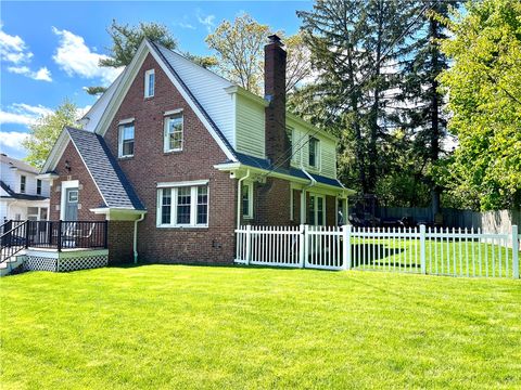 Single Family Residence in Cranston RI 71 Elsie Street.jpg