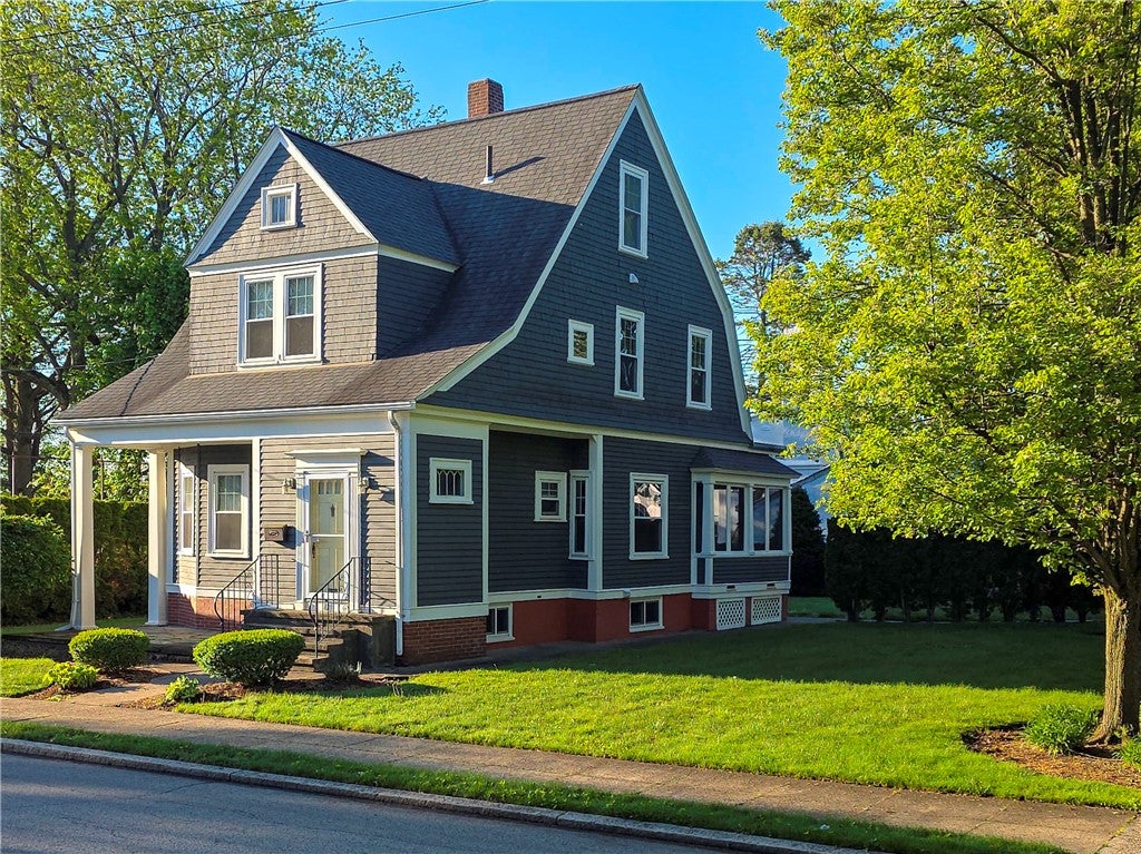 225 Hunts Avenue