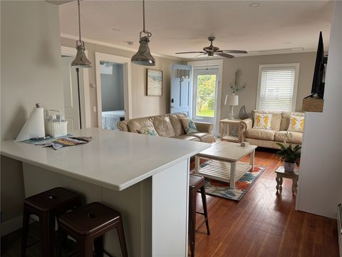 53 Center Avenue Middletown RI 02842