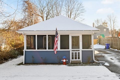 126 Narrows Road Bristol RI 02809