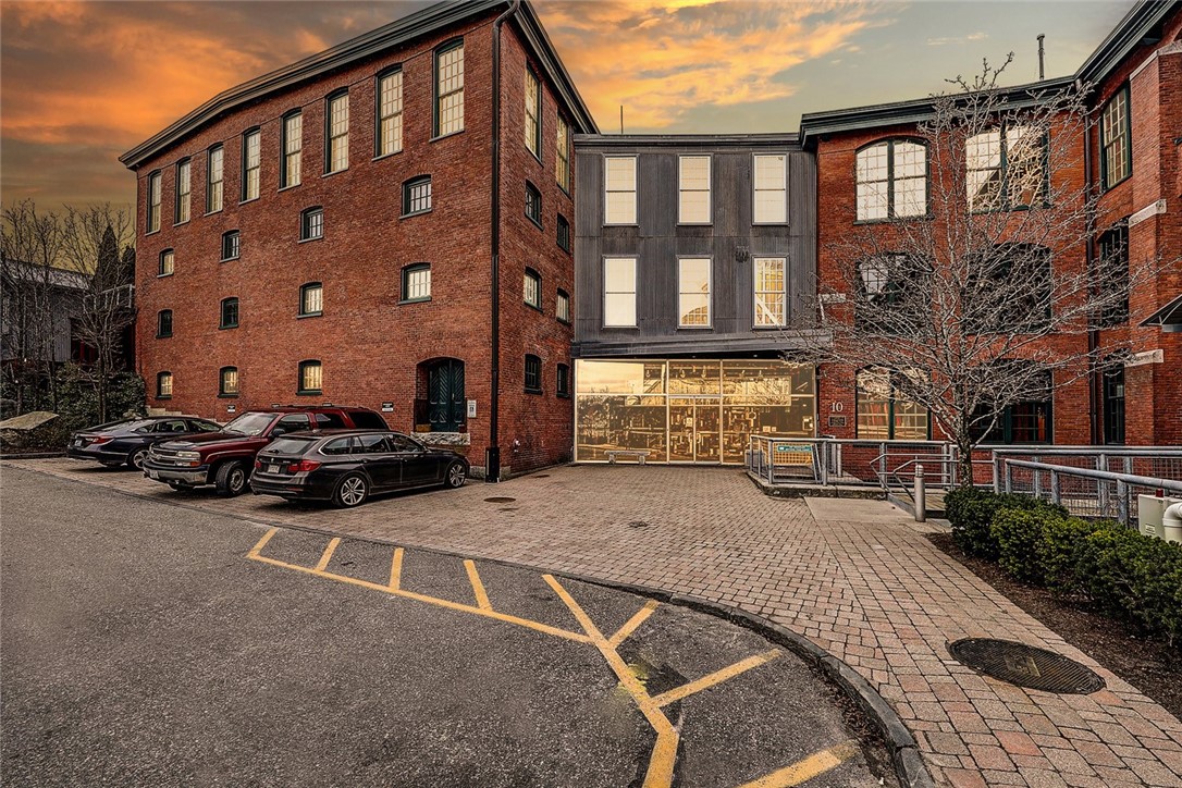 10 Exchange Court 203