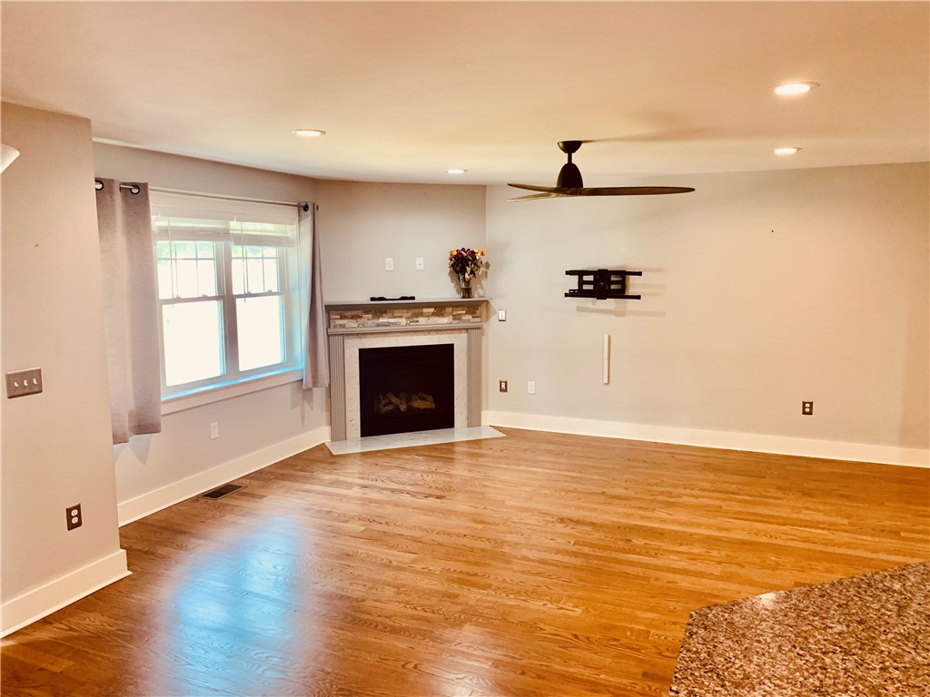 724 Centerville Road 6