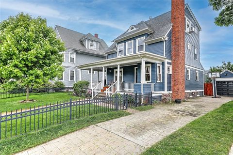 Single Family Residence in Cranston RI 54 Strathmore Road 48.jpg