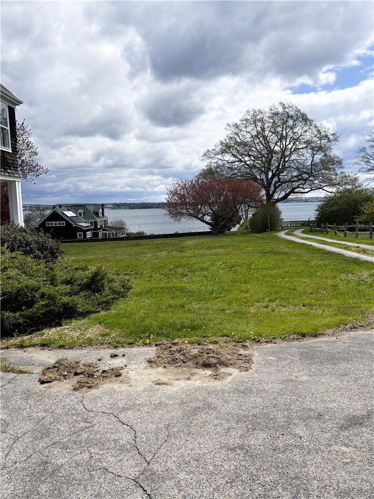 39 Walcott Avenue