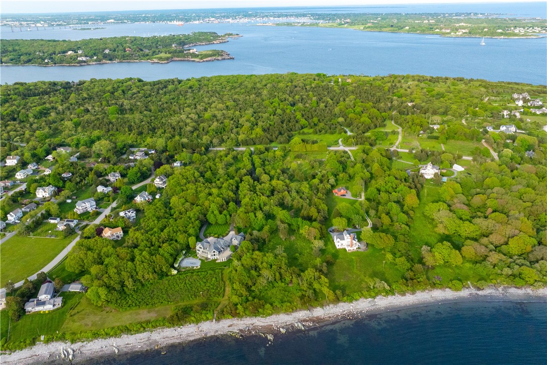 424 Beavertail Road