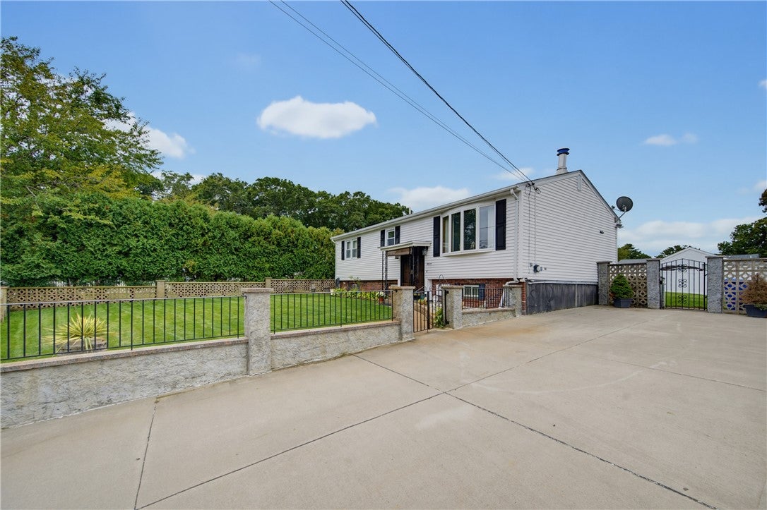 11 Old Barrington Road