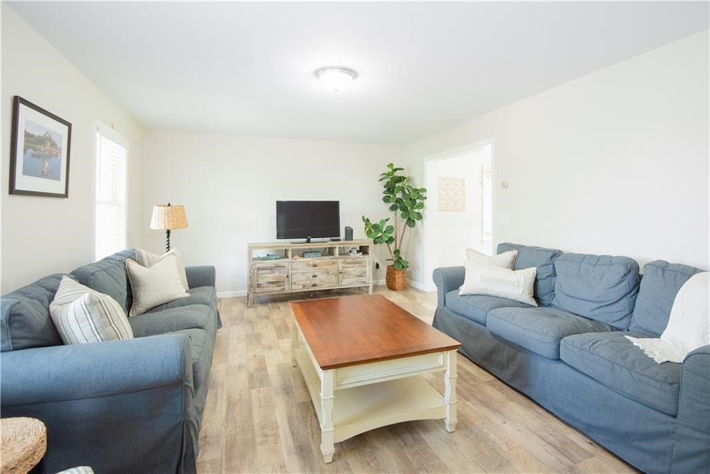 663 Aquidneck Avenue