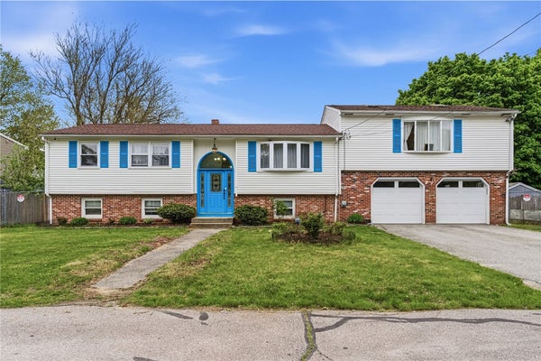 20 STEWART ST, WARWICK, RI 02889 - Image 9b90efb4e4d8834f700612f8ec162e55/3897197790