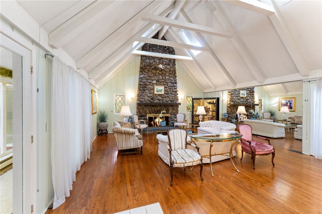 Cumberland, Rhode Island 02864, United States, 3 Bedrooms Bedrooms, ,4 BathroomsBathrooms,Residential,Pending,119332