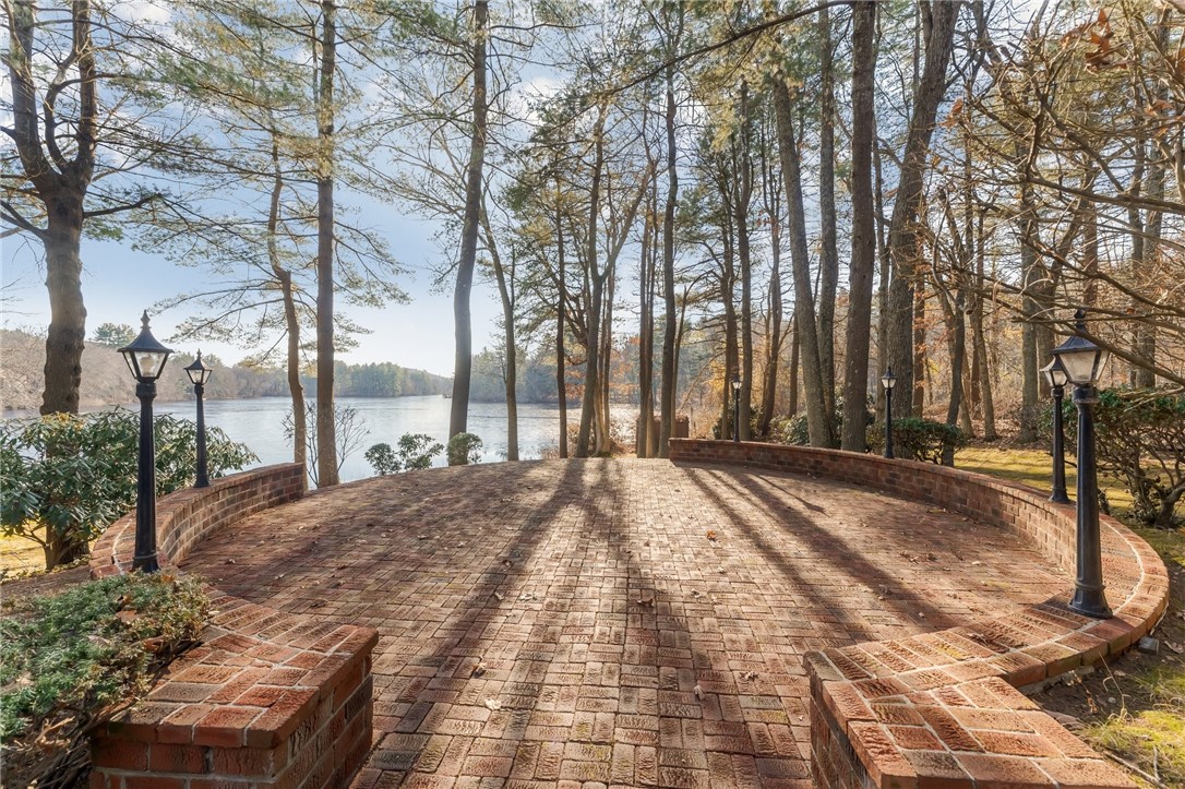 Cumberland, Rhode Island 02864, United States, 3 Bedrooms Bedrooms, ,4 BathroomsBathrooms,Residential,Pending,119332