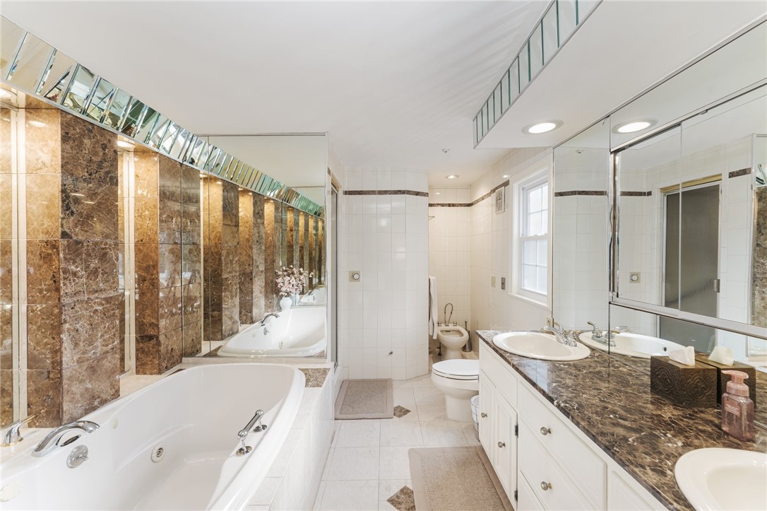 Cumberland, Rhode Island 02864, United States, 3 Bedrooms Bedrooms, ,4 BathroomsBathrooms,Residential,Pending,119332