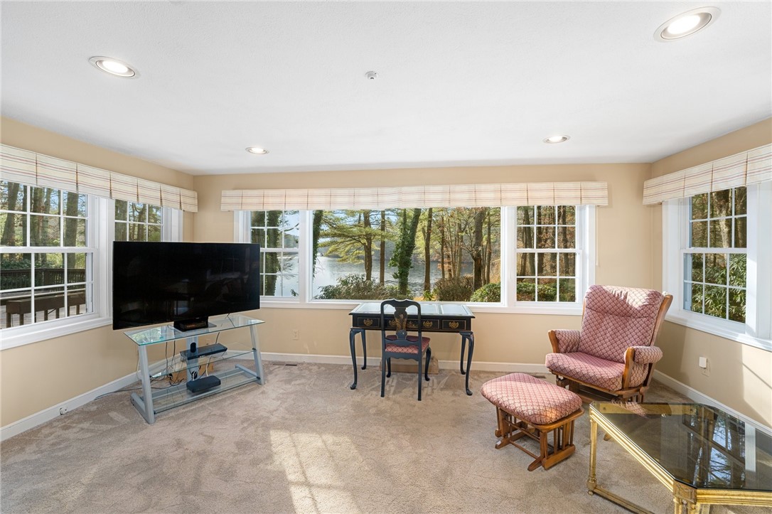 Cumberland, Rhode Island 02864, United States, 3 Bedrooms Bedrooms, ,4 BathroomsBathrooms,Residential,Pending,119332