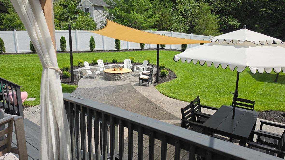 95 Buttonwoods Road