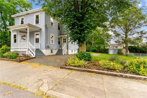 40 Charlton Avenue Pawtucket RI 02860