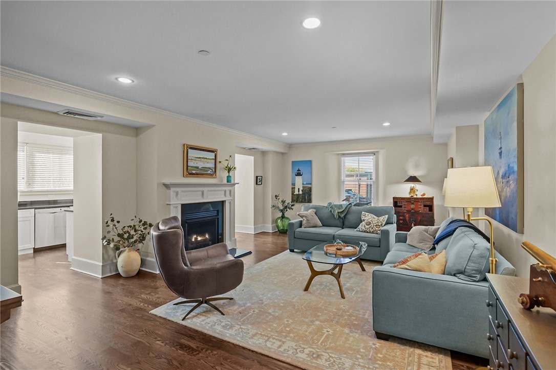 423 Hope Street 1A
