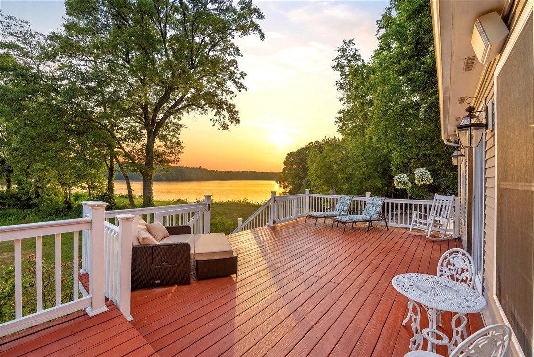 12 Woodlake Drive