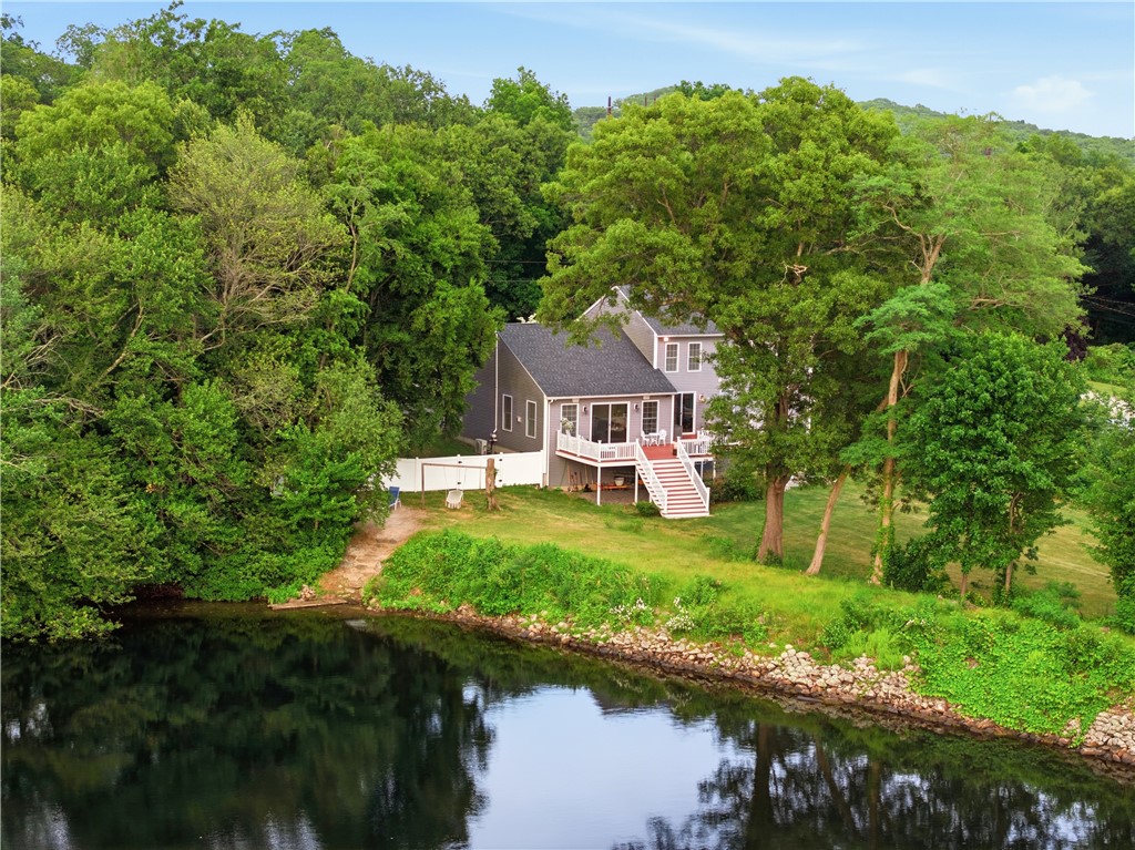 12 Woodlake Drive