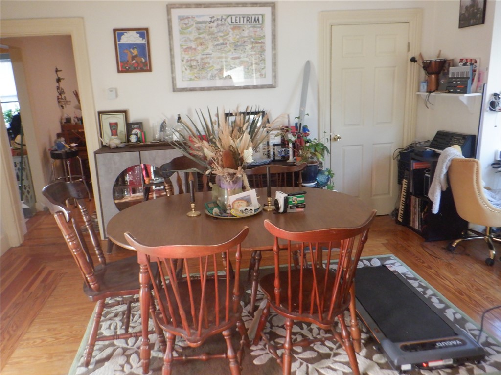 152 Woodbine Street 154