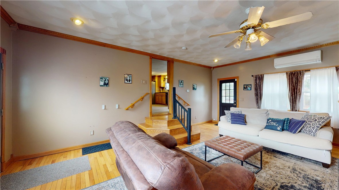33 Teakwood Drive W