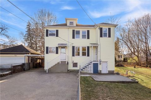 147 Warwick Street Woonsocket RI 02895