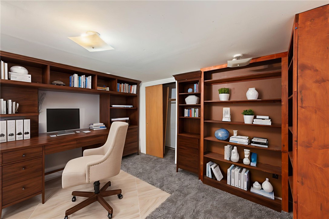 Johnston, Rhode Island 02919, United States, 4 Bedrooms Bedrooms, ,3 BathroomsBathrooms,Residential,Active,151324