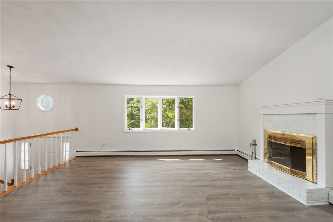 Johnston, Rhode Island 02919, United States, 4 Bedrooms Bedrooms, ,3 BathroomsBathrooms,Residential,Active,151324