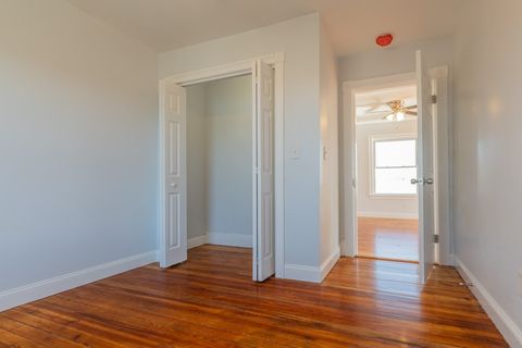 Condominium in Pawtucket RI 865 Mineral Spring Avenue 15.jpg