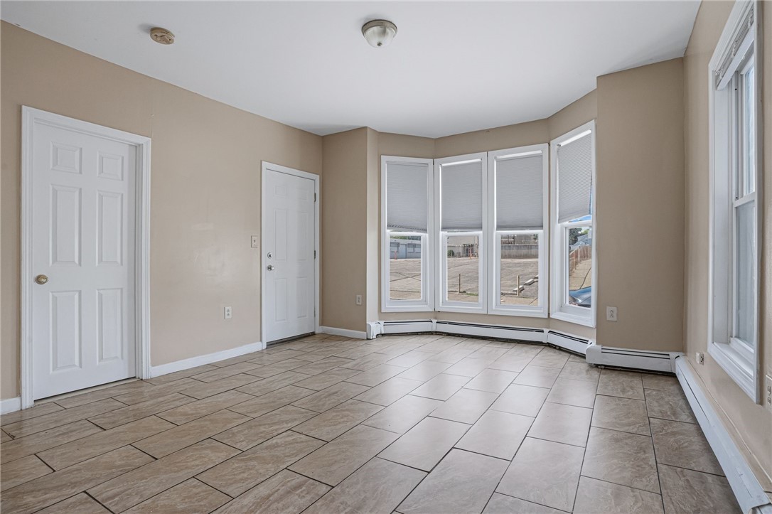 6 Bloomingdale Avenue