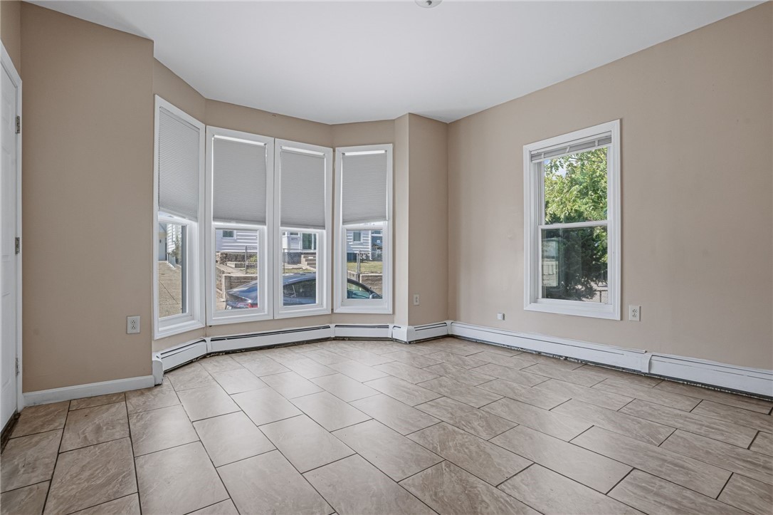 6 Bloomingdale Avenue