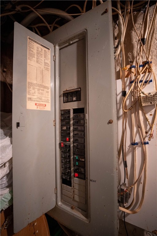 Warwick, Rhode Island 02888, United States, 3 Bedrooms Bedrooms, ,2 BathroomsBathrooms,Residential,Active,218462