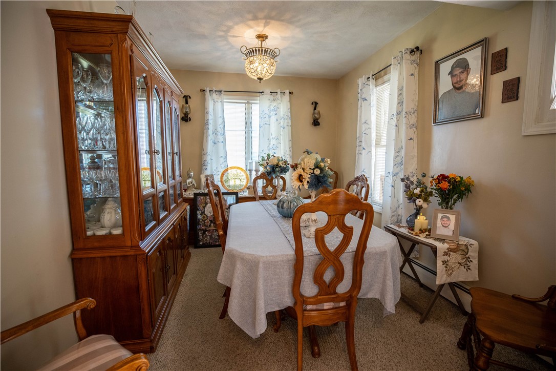 Warwick, Rhode Island 02888, United States, 3 Bedrooms Bedrooms, ,2 BathroomsBathrooms,Residential,Active,218462