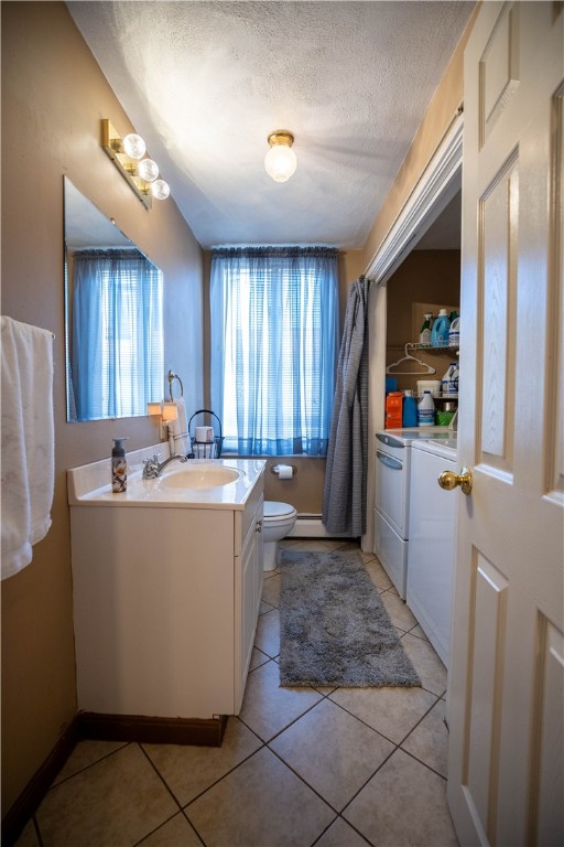 Warwick, Rhode Island 02888, United States, 3 Bedrooms Bedrooms, ,2 BathroomsBathrooms,Residential,Active,218462