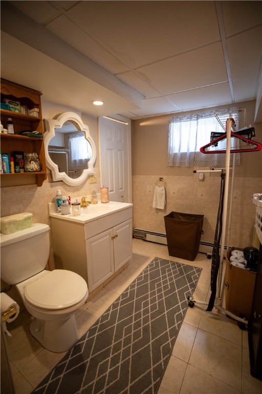 Warwick, Rhode Island 02888, United States, 3 Bedrooms Bedrooms, ,2 BathroomsBathrooms,Residential,Active,218462