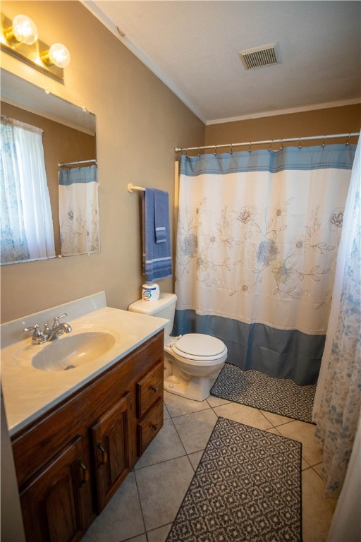 Warwick, Rhode Island 02888, United States, 3 Bedrooms Bedrooms, ,2 BathroomsBathrooms,Residential,Active,218462