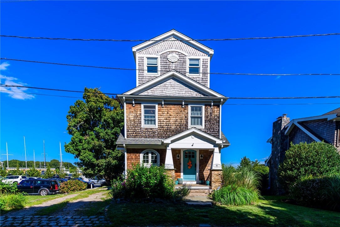 61 Esmond Avenue