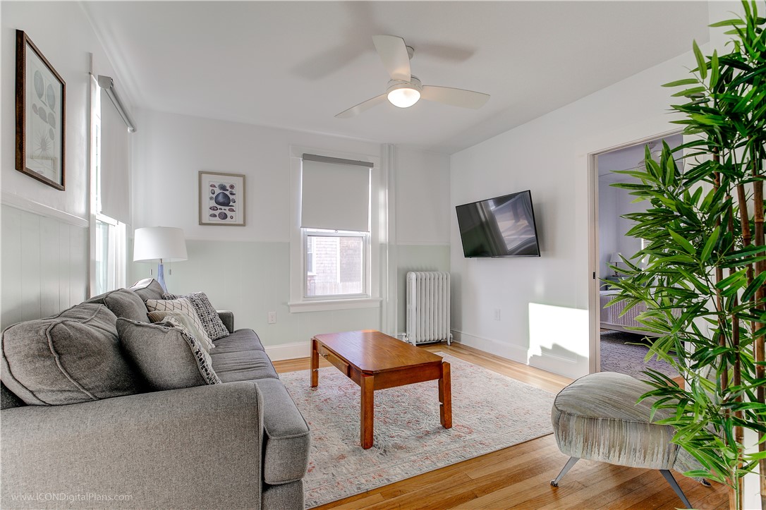 Newport, Rhode Island 02840, United States, 3 Bedrooms Bedrooms, ,2 BathroomsBathrooms,Residential,Pending,82088