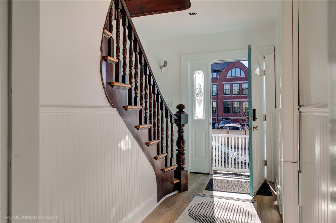 Newport, Rhode Island 02840, United States, 3 Bedrooms Bedrooms, ,2 BathroomsBathrooms,Residential,Pending,82088