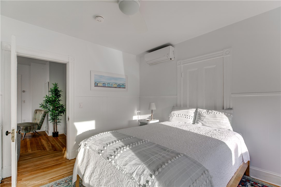 Newport, Rhode Island 02840, United States, 3 Bedrooms Bedrooms, ,2 BathroomsBathrooms,Residential,Pending,82088