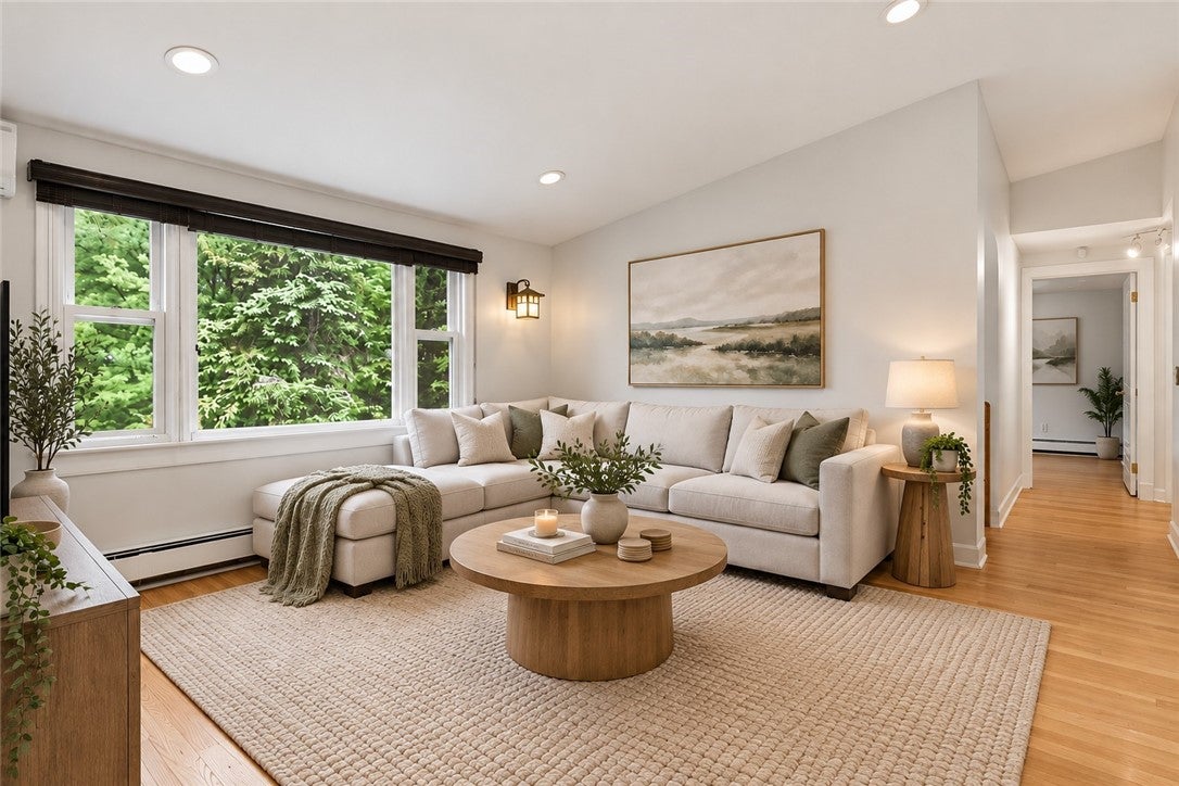 8 Ledgemont Drive