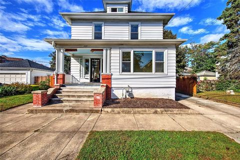 668 Academy Avenue Providence RI 02908