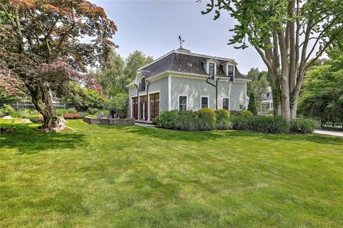 12 Howe Street Bristol RI 02809