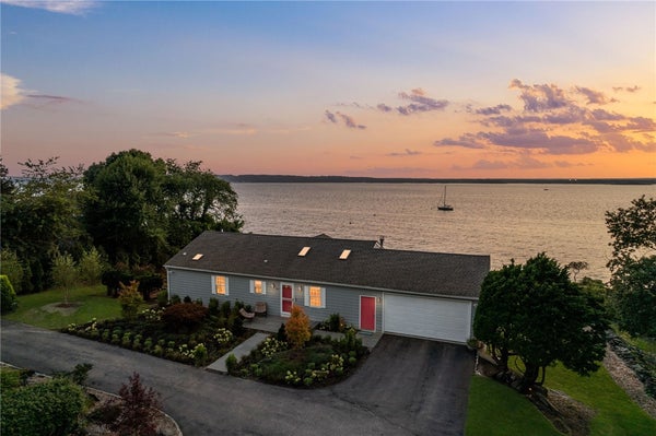 585 SEASIDE DR, JAMESTOWN, RI 02835 - Image a0219dd863fbf581bcc908eafb77ac95/1693051606