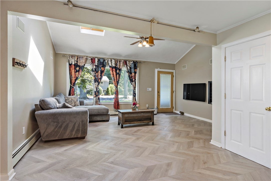 15 Mollusk Drive