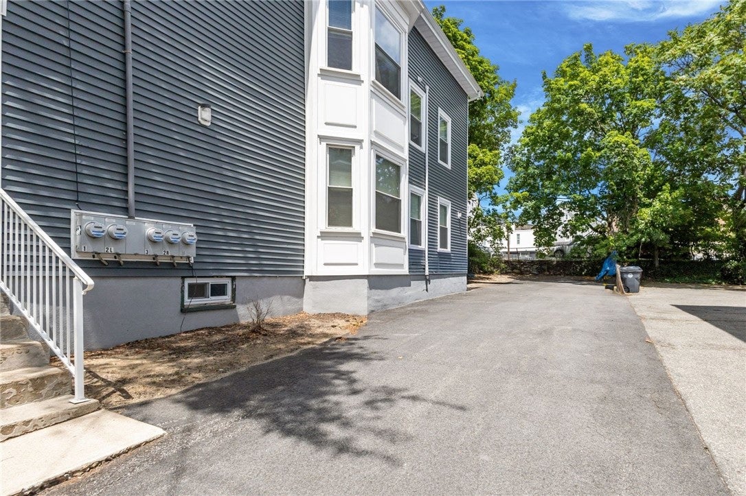 118 Pitman Street 120