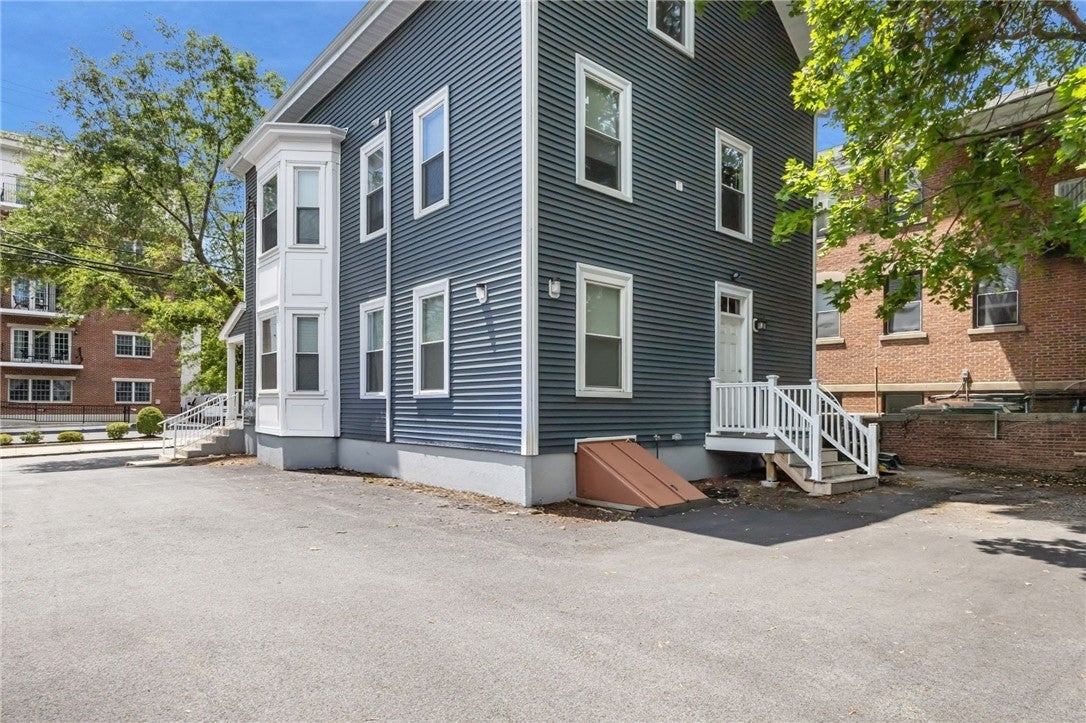 118 Pitman Street 120