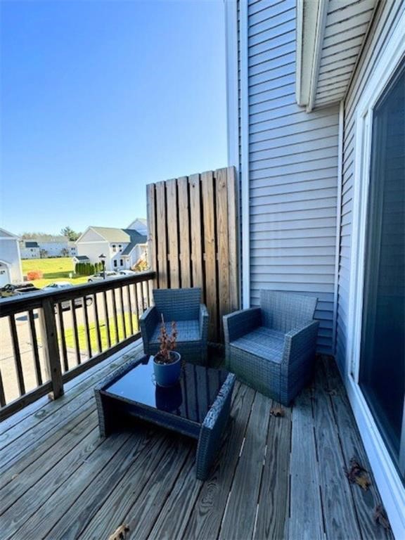 Richmond, Rhode Island 02898, United States, 2 Bedrooms Bedrooms, ,2 BathroomsBathrooms,Residential,Pending,26124