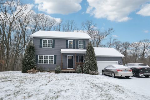 27 Rockcrest Lane Johnston RI 02919