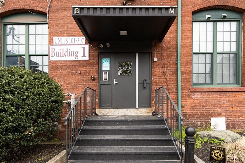 1117 Douglas Avenue 103
