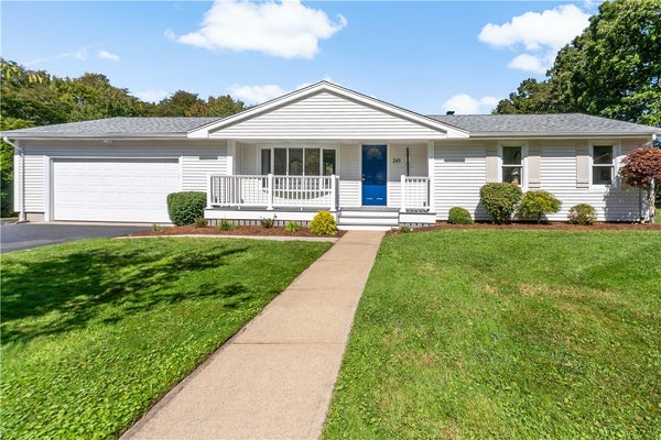 245 CHESTNUT ST, BRISTOL, RI 02809 - Image a25f88d1a93a937214a52c081fdc042e/3424754276