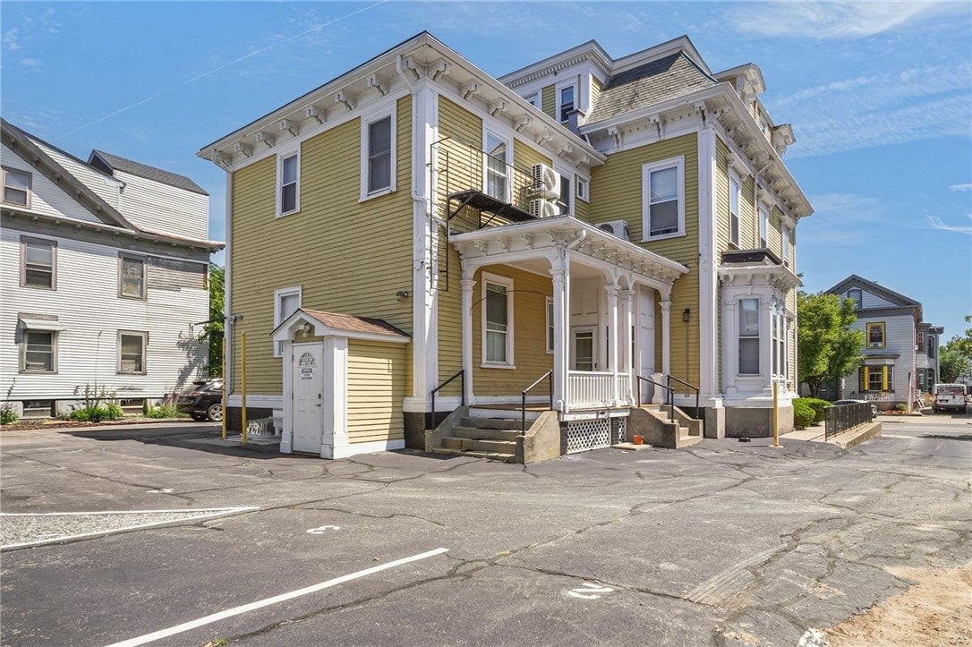 215 Broadway